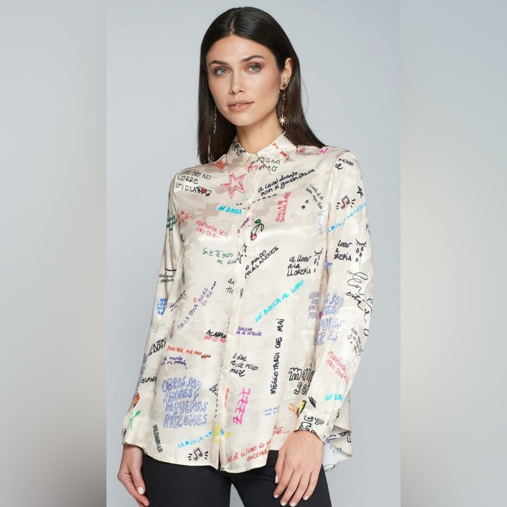 Villagallo Anastasiasia shirt from
Garmentory